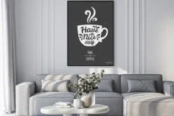 Plakat: Miłego dnia. weź plakat z kawą. sylwetka filiżanka kawy na chalkboard.