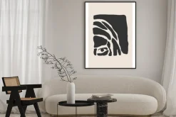 Plakat: Minimalistyczny portret kobiety w odcieniach szarości