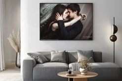 Plakat: Młoda piękna para kochanków uścisku i pocałunku