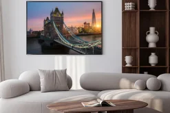 Plakat: Most london tower o zachodzie słońca w słoneczny letni wieczór