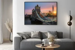 Plakat: Most london tower o zachodzie słońca w słoneczny letni wieczór