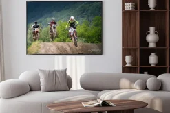 Plakat: Motocykliści podczas motocrossu