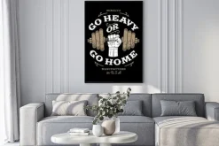 Plakat: Motyw siłowni i kulturystyki z motywacyjnym napisem