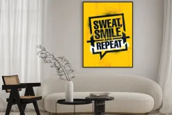 Plakat: Motywacyjny cytat na siłownię na żółtym tle