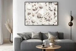 Plakat: Muszle i koralowce na piaszczystej plaży