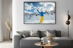 Plakat: Narciarz w wysokich górach