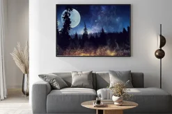 Plakat: Nocne niebo ponad lasem