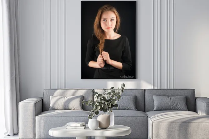 Plakat: Piękna brunetka młoda kobieta