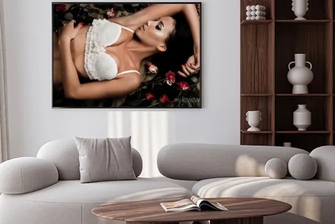 Plakat: Piękne kobiety modnej w bieliźnie z róż