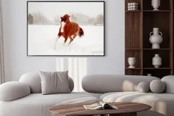 Plakat: Piękny kasztanowca działa w dziedzinie śniegu darmo