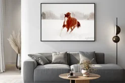 Plakat: Piękny kasztanowca działa w dziedzinie śniegu darmo