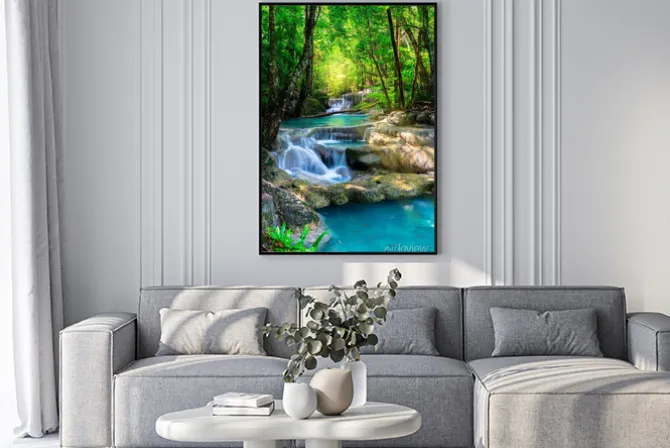 Plakat: Piękny wodospad w tajlandii lasów tropikalnych