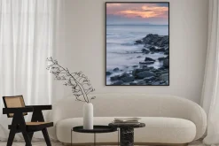 Plakat: Piękny zachód słońca krajobraz obraz skalistego wybrzeża w kimmeridg