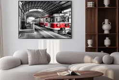 Plakat: Pociąg na dworcu kolejowym