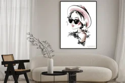 Plakat: Portret kobiety w kapeluszu i okularach w stylu rysunku