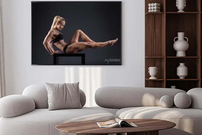 Plakat: Portret pięknej dziewczyny w studio sportowców