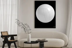 Plakat: Puste siatkówka piłka izolowanych z wycinek ścieżki