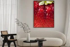 Plakat: Red farm truskawek latem w tle