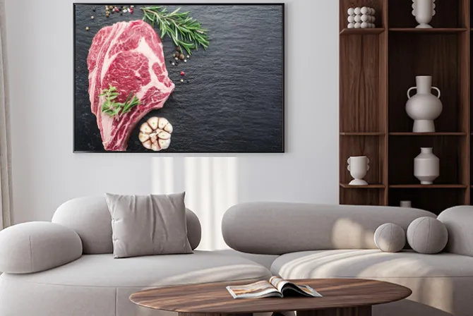 Plakat: Rib stek oko z przyprawami na czarnym tle.