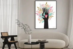 Plakat: Romantyczna karta z bukietem w dłoni. projekt szablonu zaproszenie