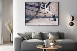 Plakat: Rower dróg i betonowy mur, miejski scena styl vintage