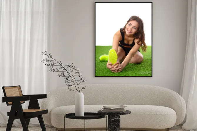 Plakat: Rozciągająca się dziewczyna