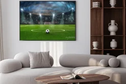 Plakat: Stadion piłkarski z zieloną murawą