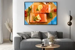 Plakat: Surowe świeże filety z łososia na pokładzie cięcia