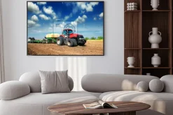 Plakat: Traktor w polu