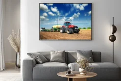 Plakat: Traktor w polu