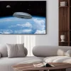 Plakat: Ufo wejściu w ziemską atmosferę z księżyca widoczne w oddali.
