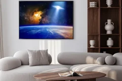 Plakat: Ufo zbliża się do planety ziemi