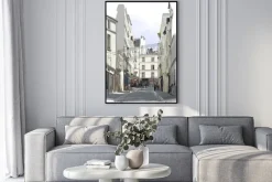 Plakat: Vector illustration of a street near montmartre in paris