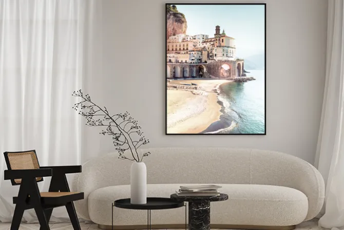 Plakat: Wybrzeże amalfi malowniczy krajobraz z plażą