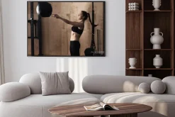 Plakat: Wyciąg kobieta waga ball na siłowni