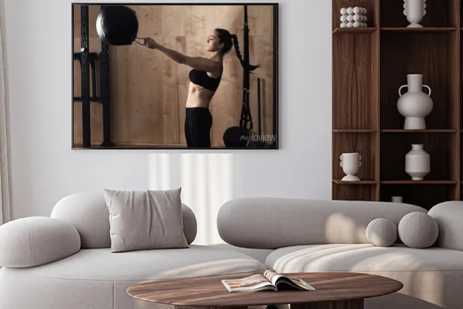 Plakat: Wyciąg kobieta waga ball na siłowni