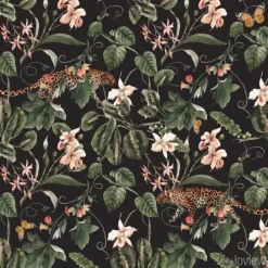 Tapeta: Pantera wśród kwiatów i liści na czarnym tle